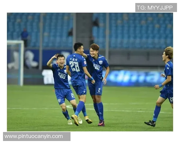 成都羽毛球队以56分稳居联赛积分榜首位展现强劲实力